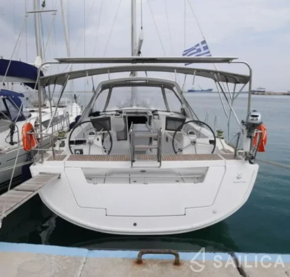 Oceanis 45 - Yacht Charter Sailica