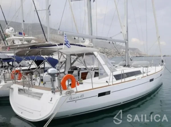 Oceanis 45 - Yacht Charter Sailica