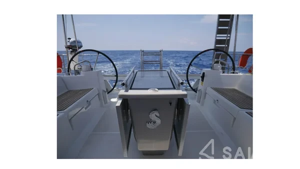 Oceanis 45 - Yacht Charter Sailica