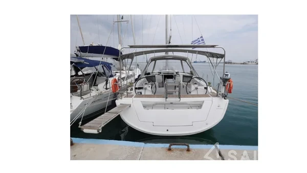 Oceanis 45 - Yacht Charter Sailica