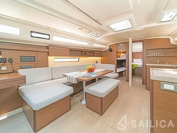 Oceanis 40.1 - Yacht Charter Sailica