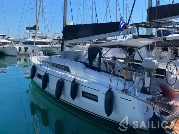 Oceanis 40.1 - Yacht Charter Sailica