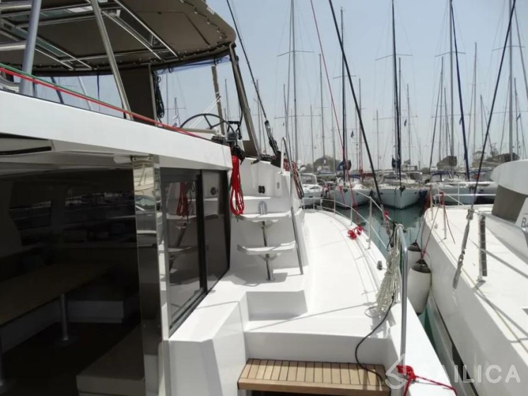 Bali 4.1 - Yacht Charter Sailica