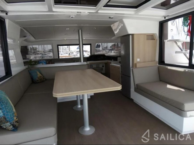 Bali 4.1 - Yacht Charter Sailica