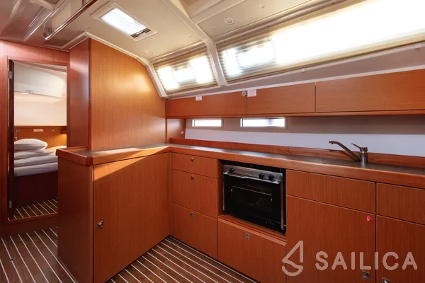 Bavaria 46 Cruiser - Yacht Charter Sailica