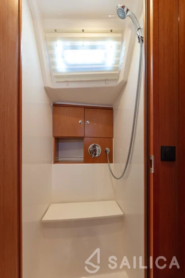 Bavaria 46 Cruiser - Yacht Charter Sailica