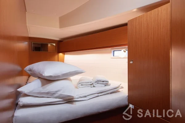 Bavaria 46 Cruiser - Yacht Charter Sailica
