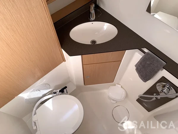 Bavaria 46 Cruiser - Yacht Charter Sailica