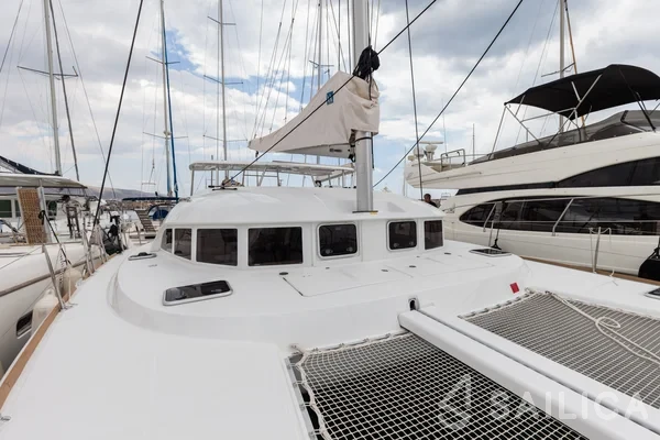 Lagoon 380 S2 - Yacht Charter Sailica