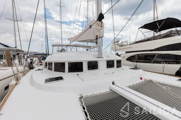 Lagoon 380 S2 - Yacht Charter Sailica