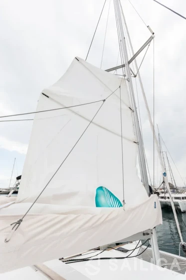 Lagoon 380 S2 - Yacht Charter Sailica