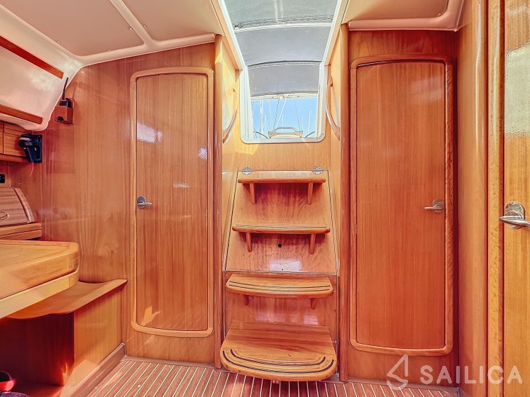 Bavaria 42 - Yacht Charter Sailica