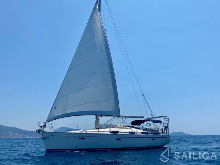 Bavaria 42 - Yacht Charter Sailica