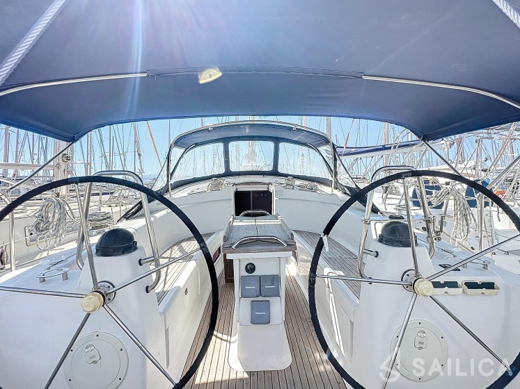 Bavaria 42 - Yacht Charter Sailica