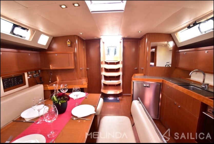 Oceanis 45 - Yacht Charter Sailica