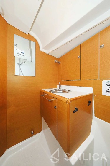 Sun Odyssey 449 - Yacht Charter Sailica