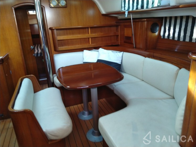 Oceanis 41.1 - Yacht Charter Sailica