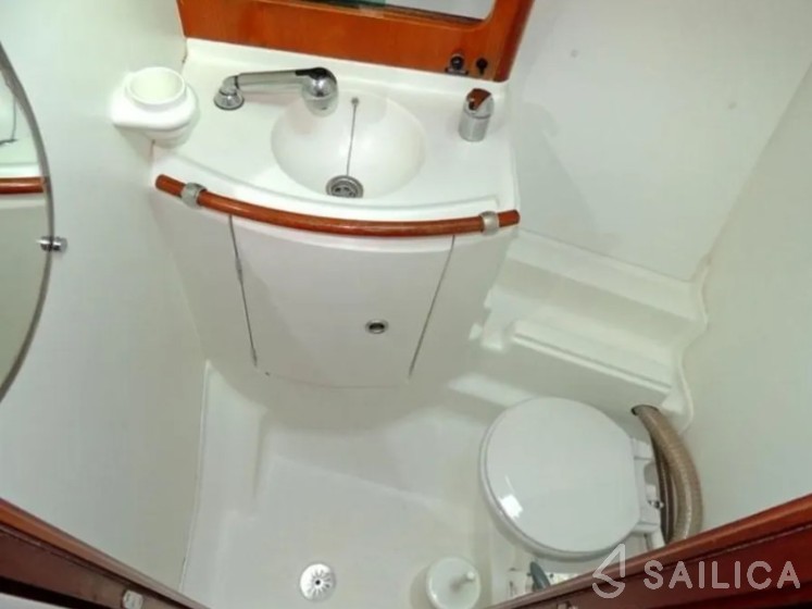 Oceanis 41.1 - Yacht Charter Sailica