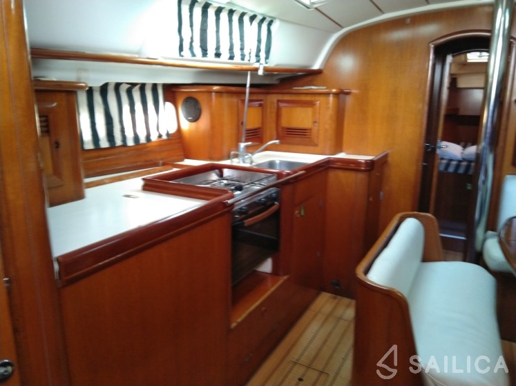 Oceanis 41.1 - Yacht Charter Sailica