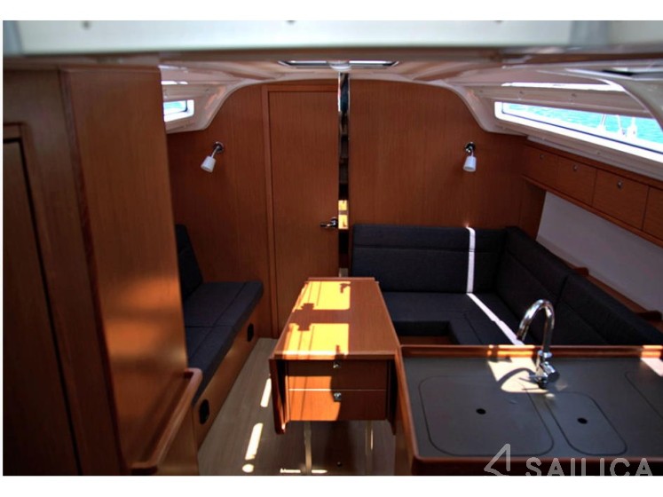 Bavaria 37 Cruiser - Yacht Charter Sailica