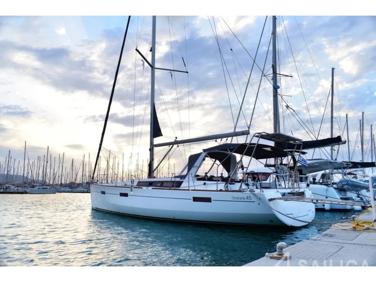 Oceanis 45 - Yacht Charter Sailica
