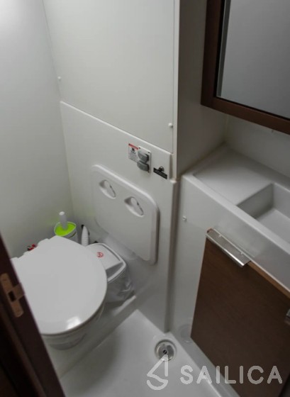 Lagoon 40 - Yacht Charter Sailica