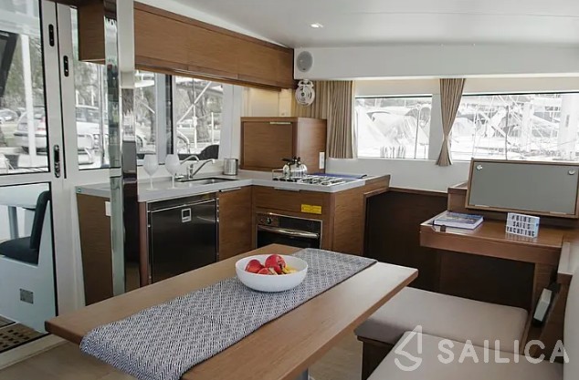 Lagoon 40 - Yacht Charter Sailica