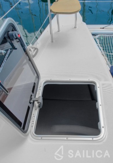 Lagoon 40 - Yacht Charter Sailica