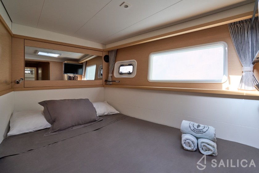 Lagoon 42 - Yacht Charter Sailica