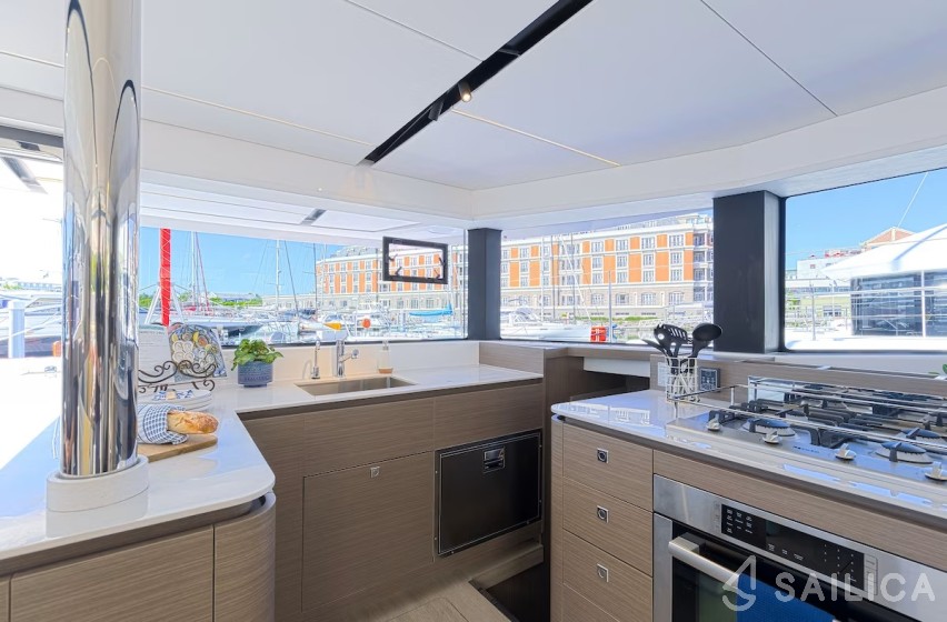 Leopard 46 - Yacht Charter Sailica