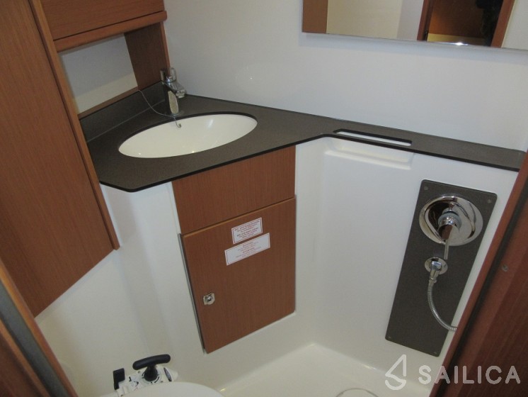 Bavaria 46 Cruiser - Yacht Charter Sailica