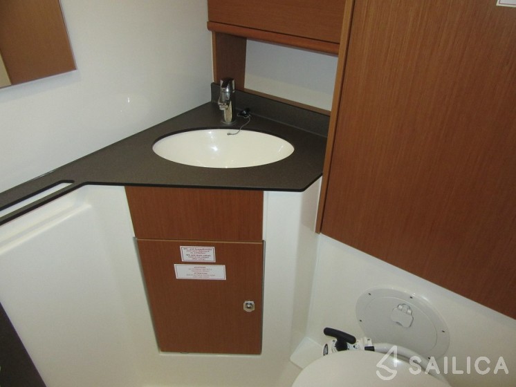 Bavaria 46 Cruiser - Yacht Charter Sailica