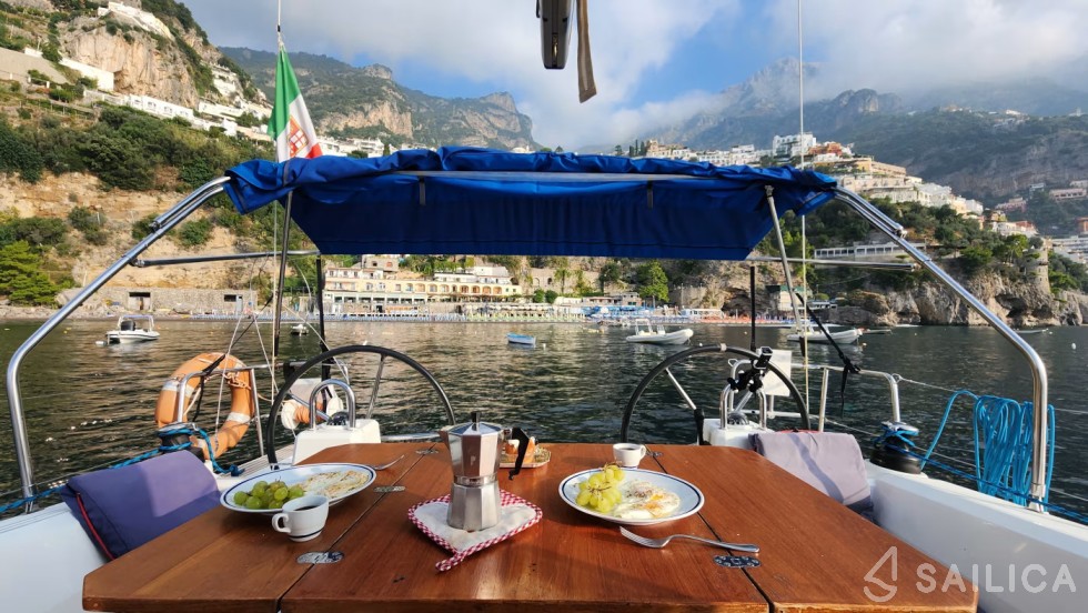 Oceanis 35 - Yacht Charter Sailica