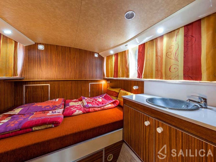 Pénichette 1107 - Yacht Charter Sailica