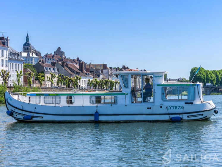 Pénichette 1107 - Yacht Charter Sailica