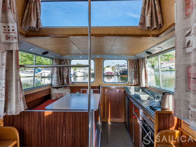 Pénichette 1107 - Yacht Charter Sailica