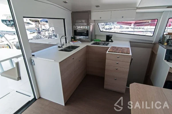 Bali 4.5 - Yacht Charter Sailica