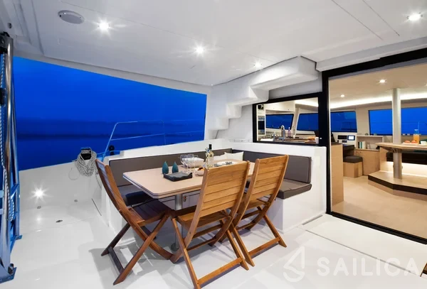 Bali 4.5 - Yacht Charter Sailica