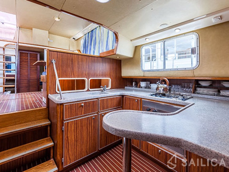 Pénichette 1165 - Yacht Charter Sailica