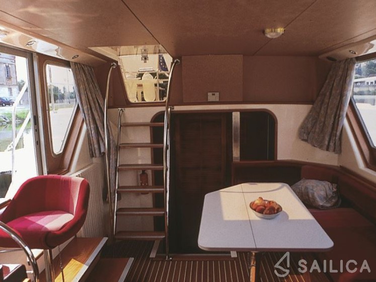 Pénichette 1165 - Yacht Charter Sailica