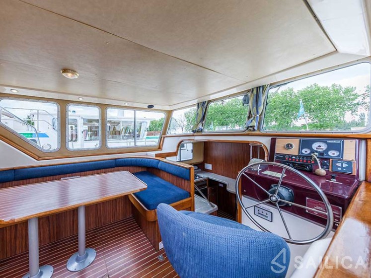 Pénichette 1165 - Yacht Charter Sailica