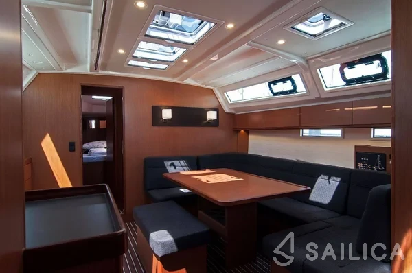 Bavaria 46 Cruiser - Yacht Charter Sailica