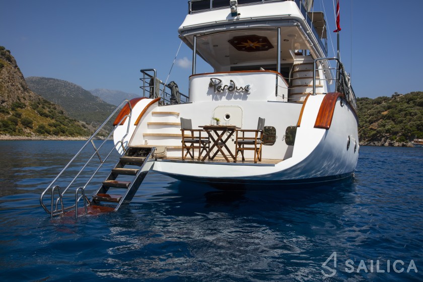 Motor sailer - Yacht Charter Sailica