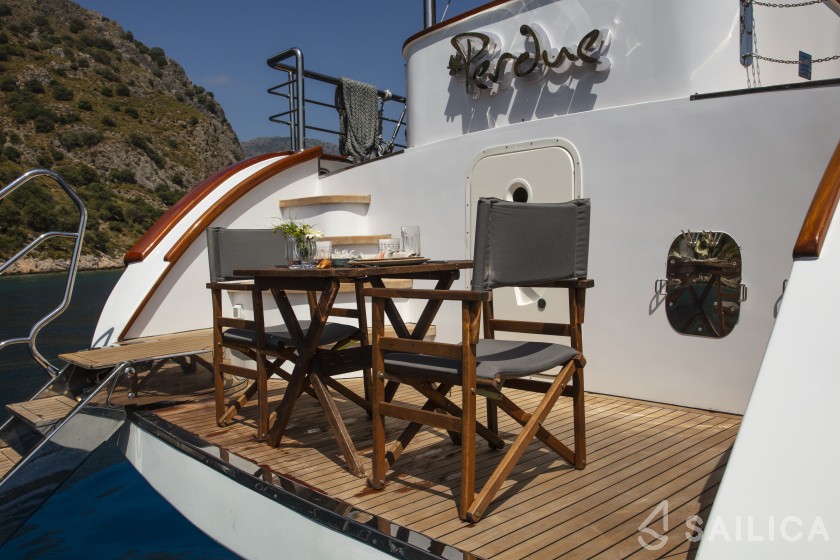 Motor sailer - Yacht Charter Sailica