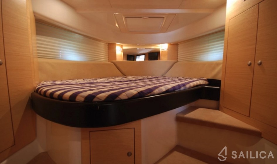 Cranchi Zaffiro 36 - Yacht Charter Sailica