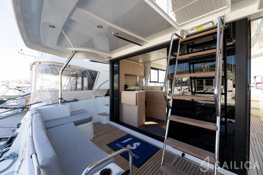 Swift Trawler 41 - Yacht Charter Sailica