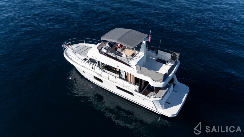 Swift Trawler 41 - Yacht Charter Sailica