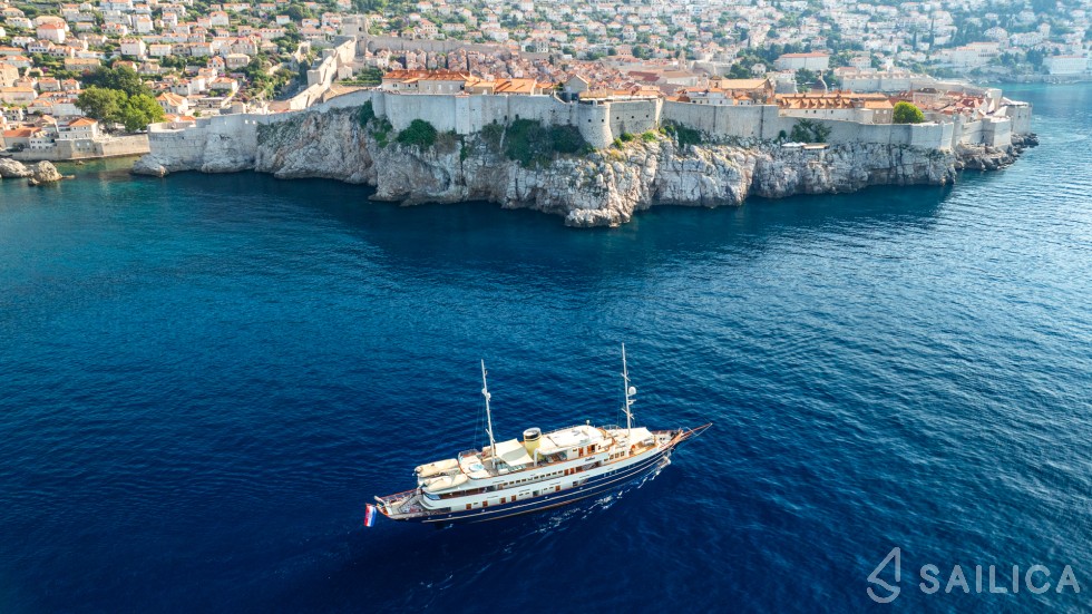 Motoryacht - Yacht Charter Sailica