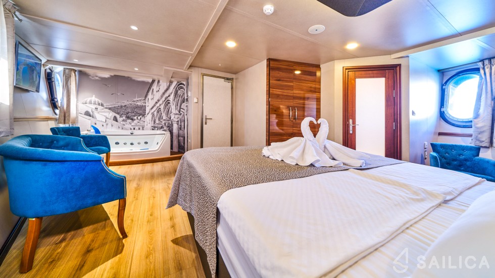 Motoryacht - Yacht Charter Sailica