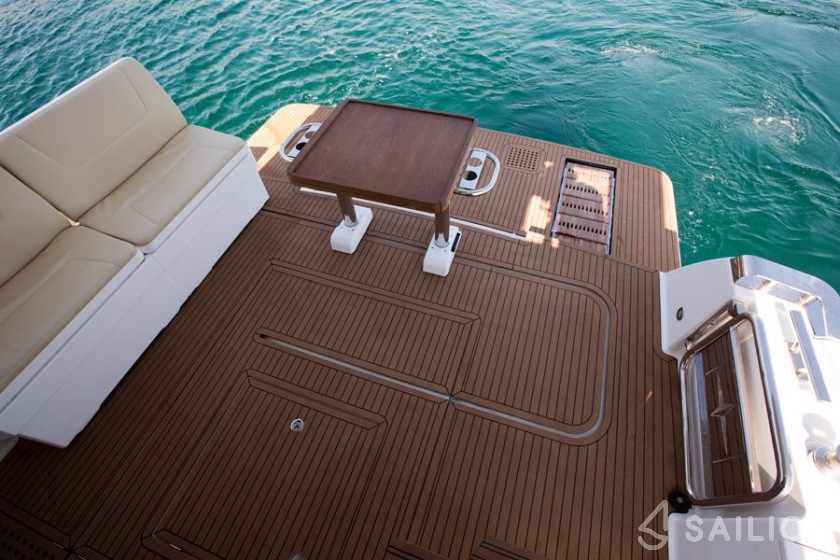 Bavaria Virtess 420 Fly - Yacht Charter Sailica